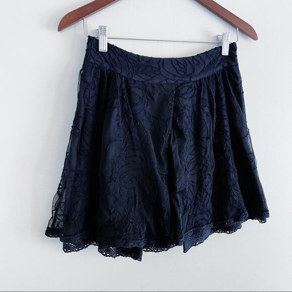 Free People Embroidered Lace Overlay Pleated Mini Skirt Black XS EUC - Picture 9 of 11
